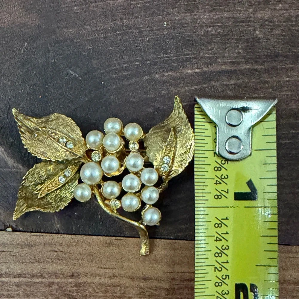 Vintage LJM Gold Tone Faux Pearl Rhinestone Cluster Leaf Brooch Pin Botanical